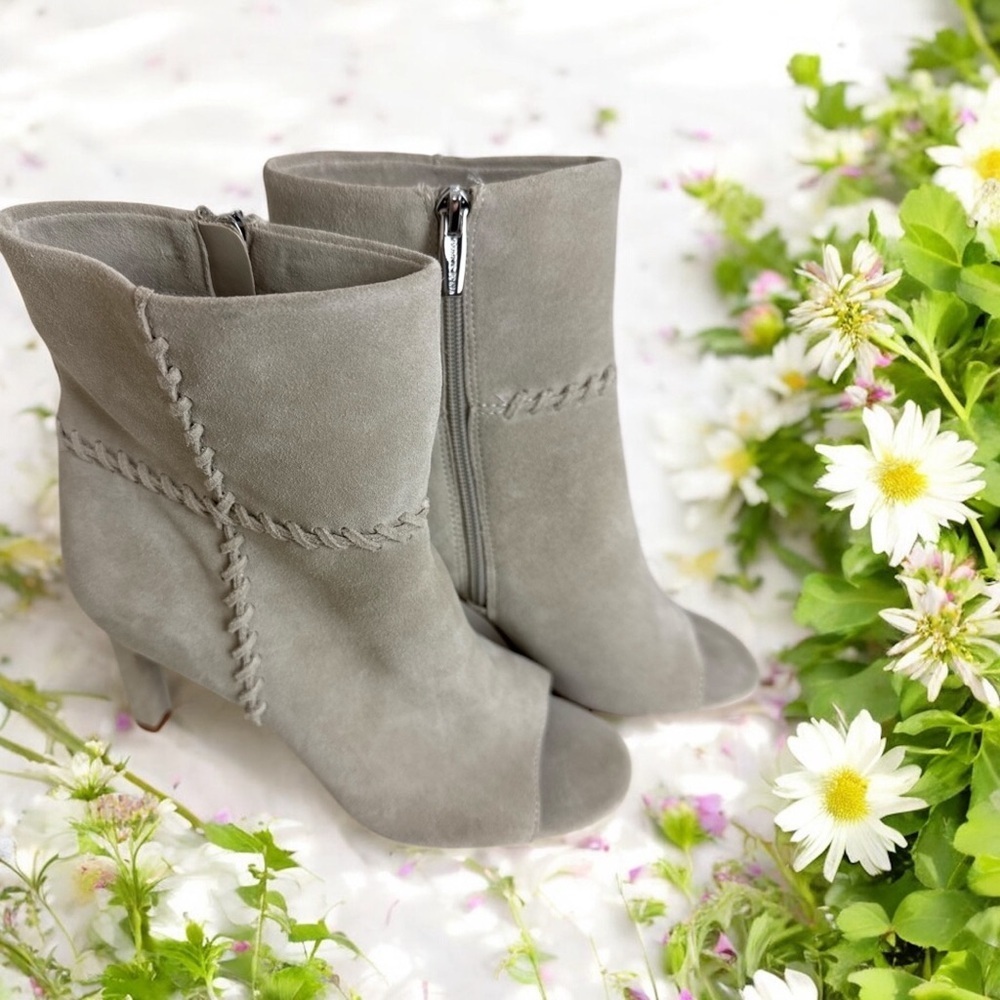 Vince Camuto Gorgeous Sashane French Grey Verona Bootie Size 8.5 M